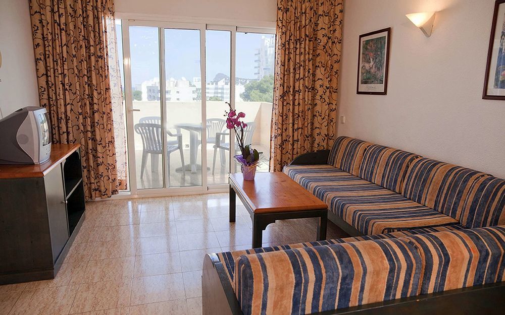 Apartamentos Blue Star (Adults Only) Sant Antoni de Portmany Екстериор снимка