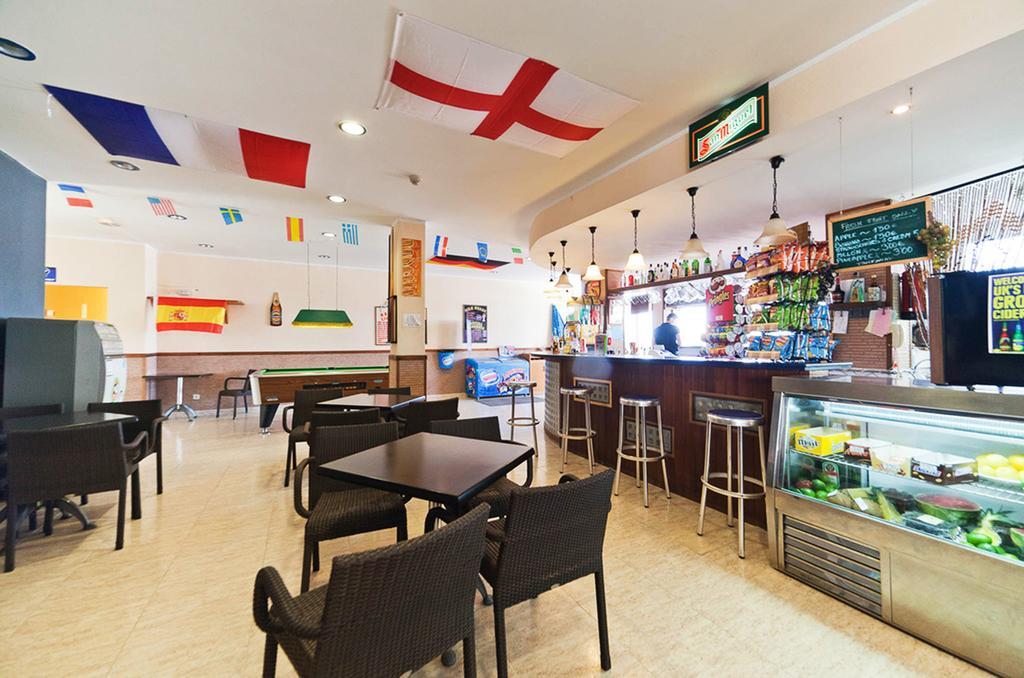 Apartamentos Blue Star (Adults Only) Sant Antoni de Portmany Екстериор снимка