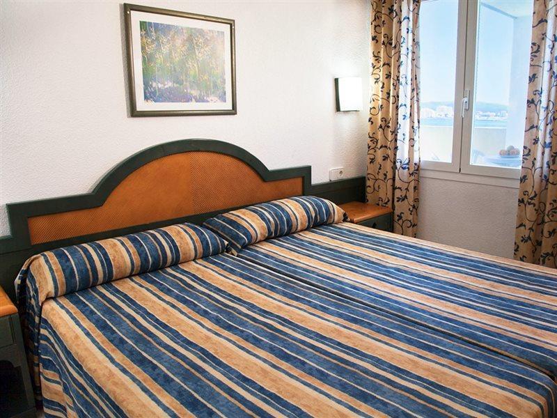 Apartamentos Blue Star (Adults Only) Sant Antoni de Portmany Екстериор снимка