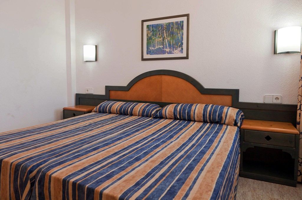 Apartamentos Blue Star (Adults Only) Sant Antoni de Portmany Екстериор снимка