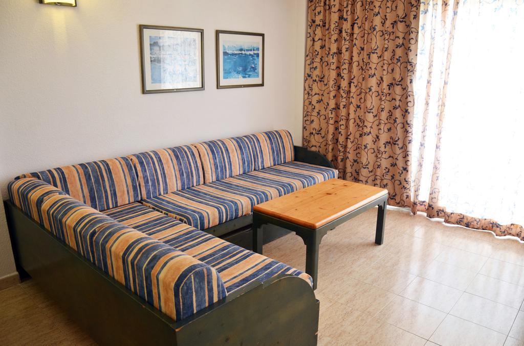 Apartamentos Blue Star (Adults Only) Sant Antoni de Portmany Екстериор снимка