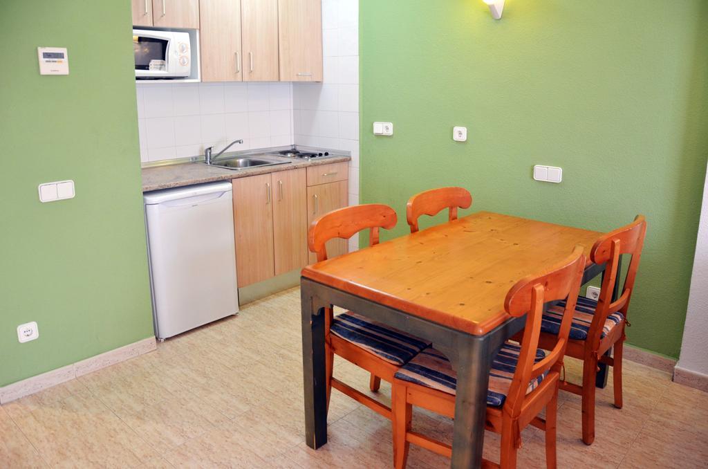 Apartamentos Blue Star (Adults Only) Sant Antoni de Portmany Екстериор снимка