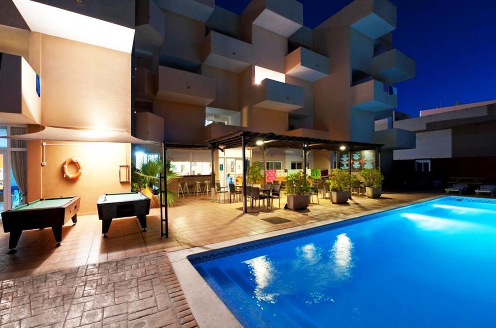 Apartamentos Blue Star (Adults Only) Sant Antoni de Portmany Екстериор снимка