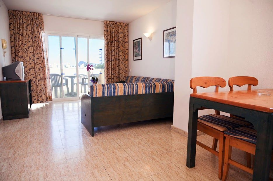Apartamentos Blue Star (Adults Only) Sant Antoni de Portmany Екстериор снимка