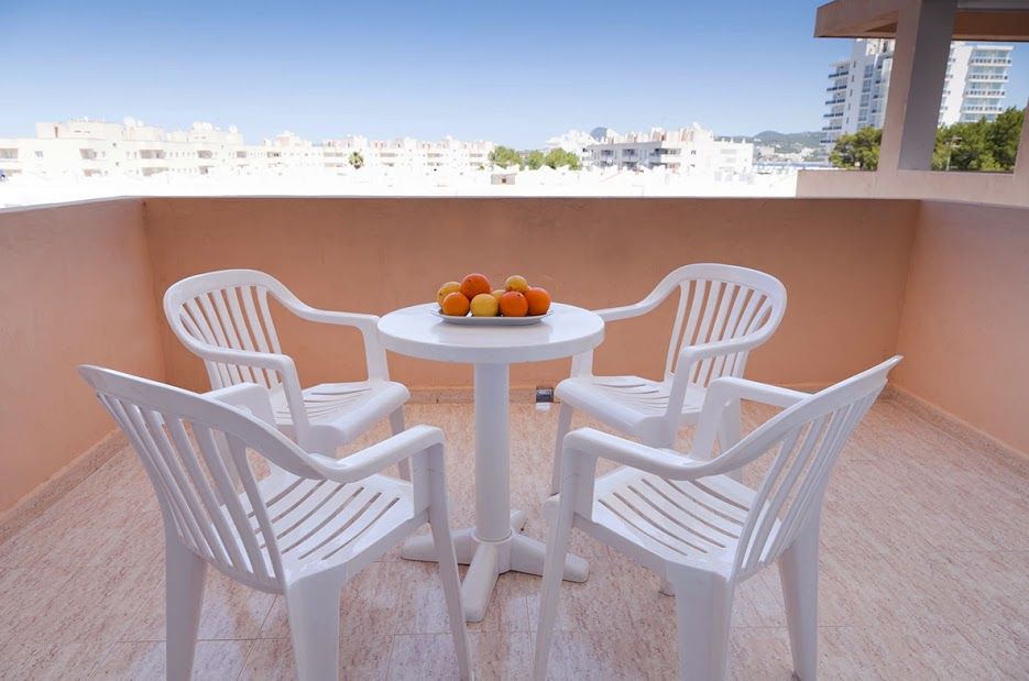 Apartamentos Blue Star (Adults Only) Sant Antoni de Portmany Екстериор снимка