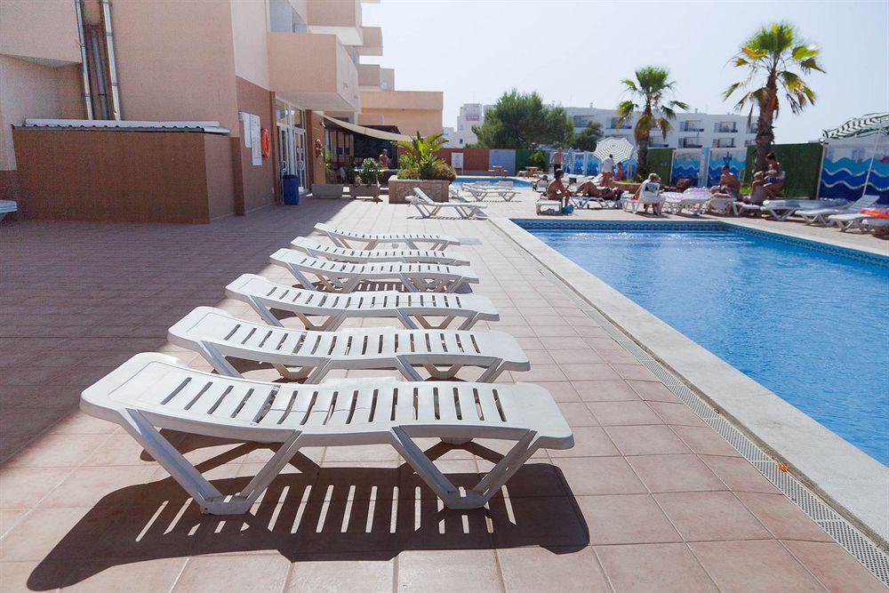 Apartamentos Blue Star (Adults Only) Sant Antoni de Portmany Екстериор снимка