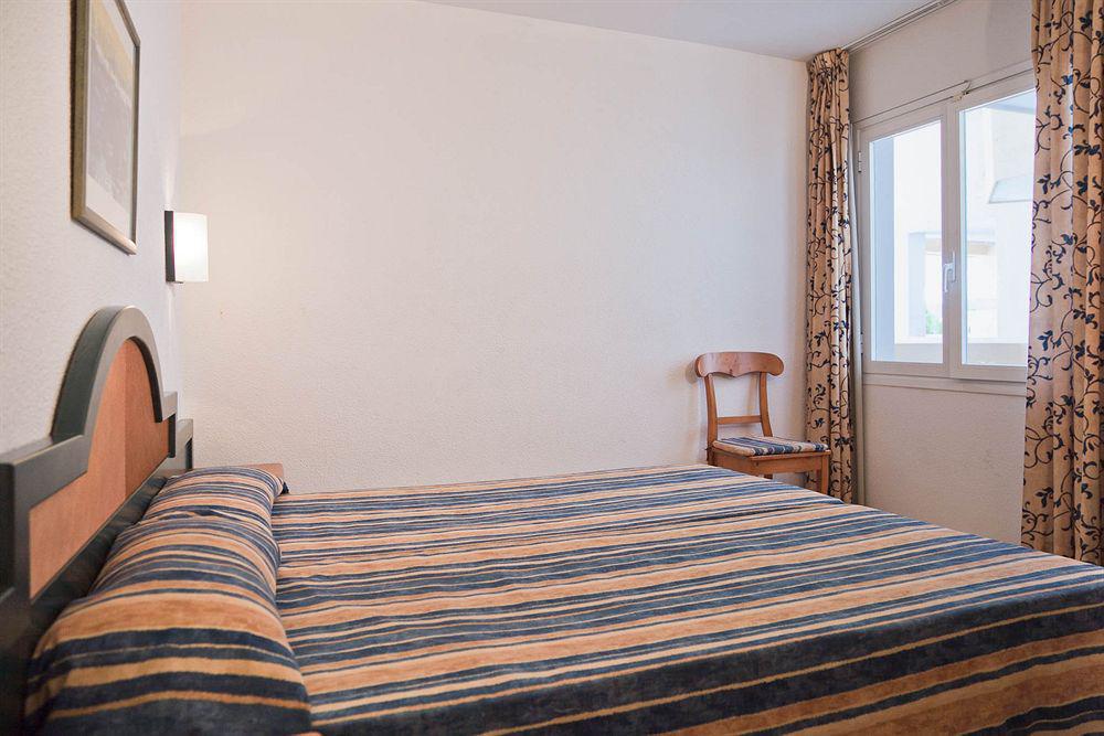 Apartamentos Blue Star (Adults Only) Sant Antoni de Portmany Екстериор снимка