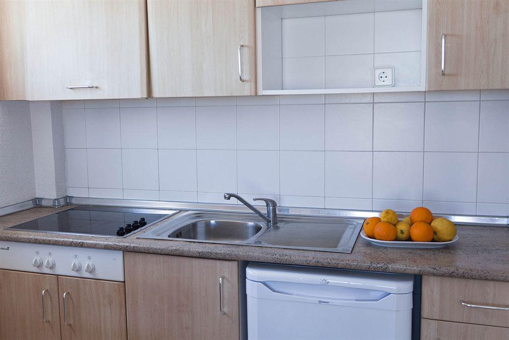 Apartamentos Blue Star (Adults Only) Sant Antoni de Portmany Екстериор снимка